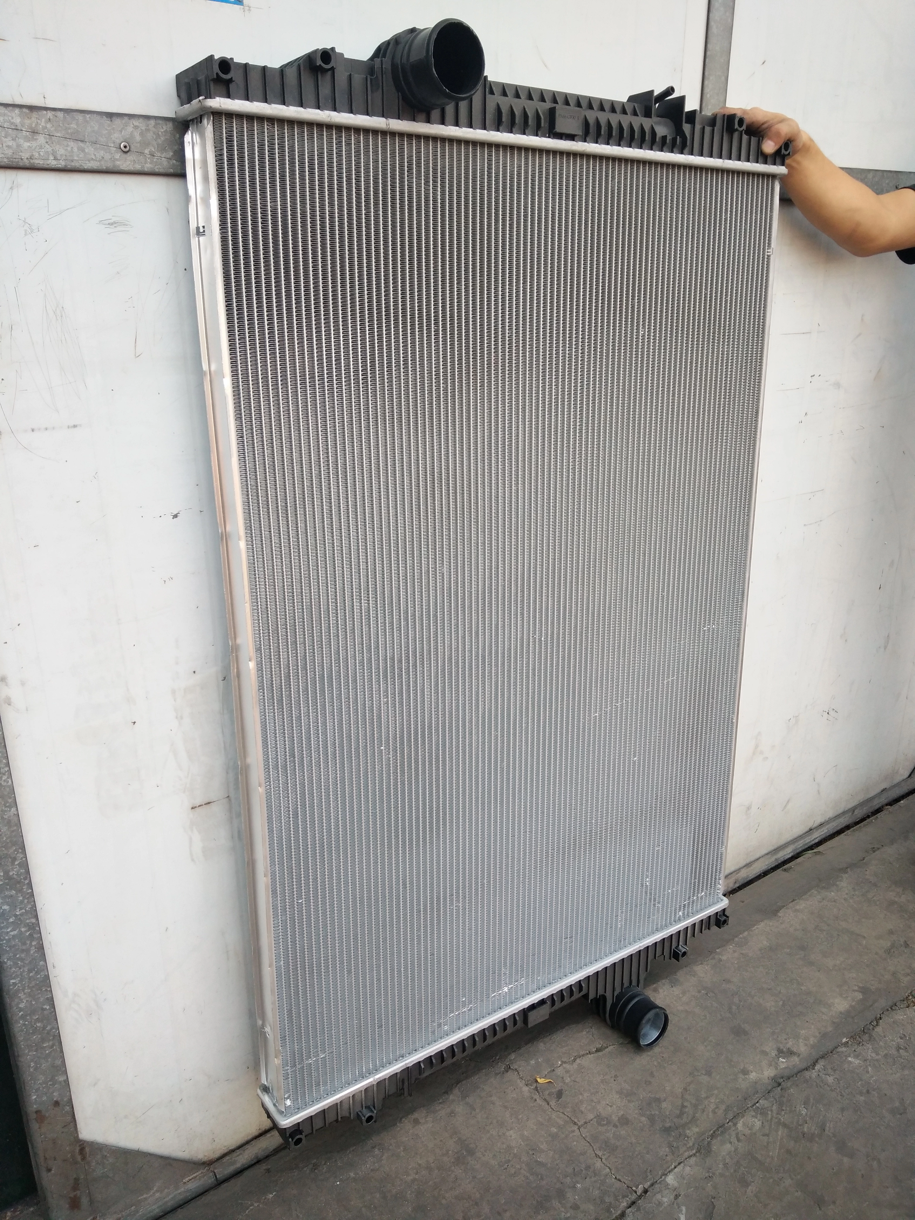 2001-2514 HD205009, LT9109, TR9045, 559045, S6518, 437278, 437278S, 650018, 650018ST, 239045 Radiador de alta resistencia de piezas de motor de automóvil para American Truck Kenworth