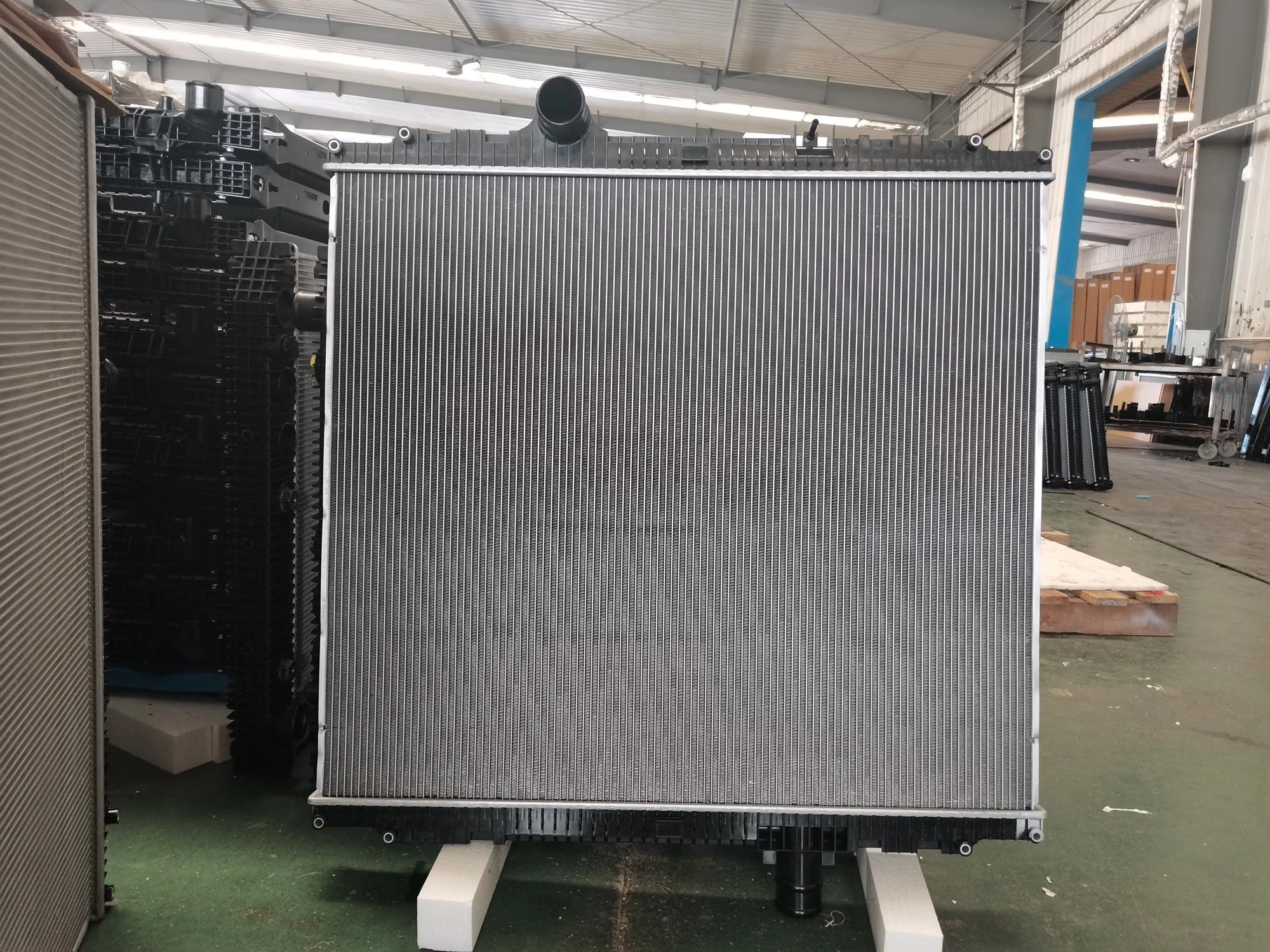 Radiador internacional para camiones de servicio pesado para camiones Peterbilt 2001-2511 2001-3705 559168A